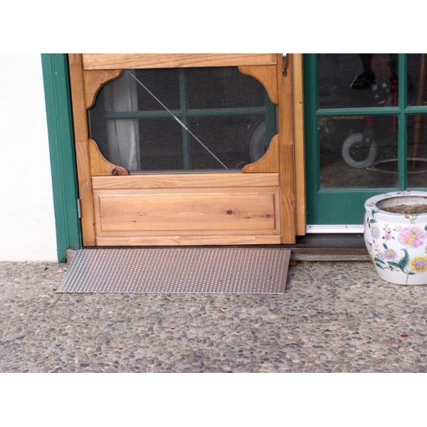 Alum Fixed Leg Threshold Ramp 36" x 10" w/1-1/2" Rise, 750 lb capacity